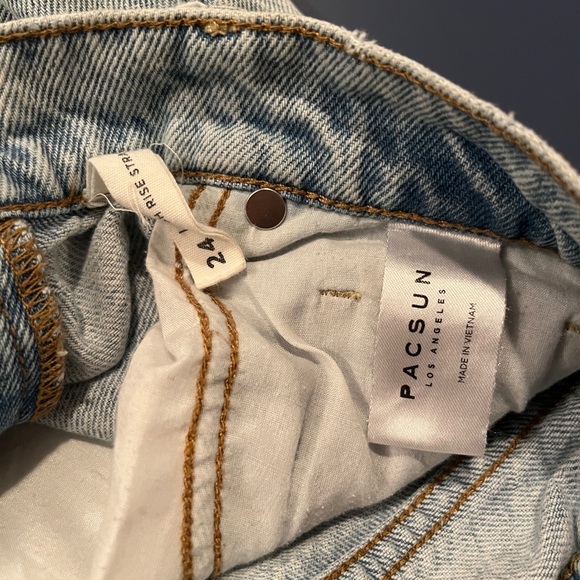 Pacsun Light Washed Jeans - Picture 4 of 7